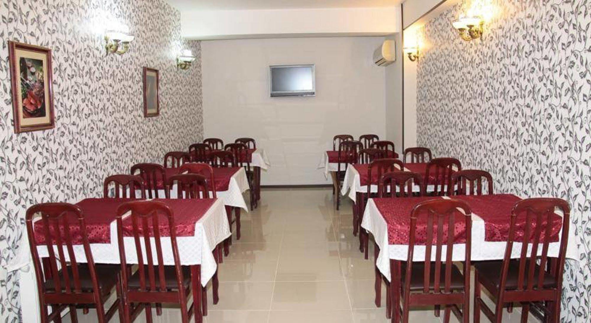 Avand Hotel Baku Extérieur photo